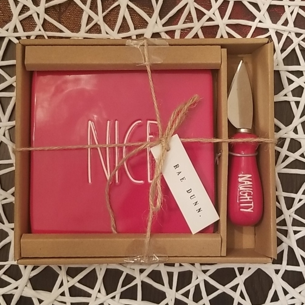 Rae Dunn Naughty & Nice Christmas Cheese Plate & Knife Spreader.  NWT Gift Set.